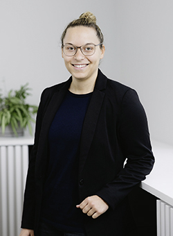 Kundenberaterin Linda Hallbaur