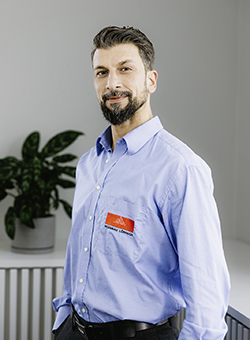 Hausmeister Mehmet Öztürk