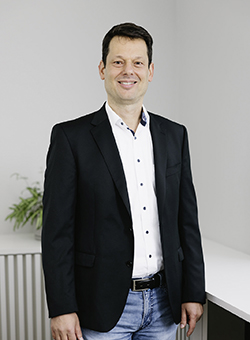 Emin Mzi, Vertrieb